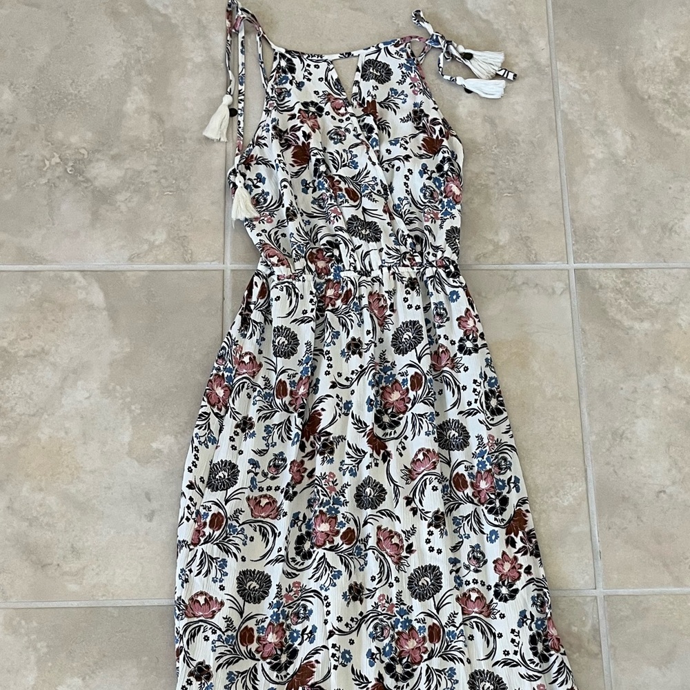 Brand new! With tags! American eagle maxi dress.